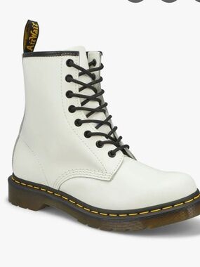 White Doc Marten Boots-Ladies 1460 8 Eye Smooth Boot - White